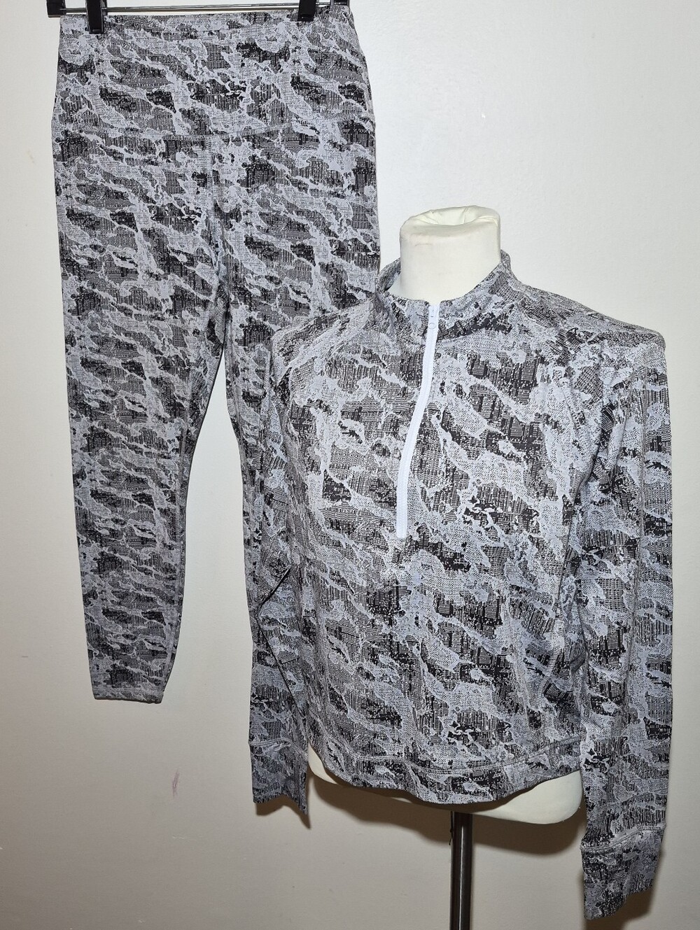 M) Nwot Spyder Active Camo Grey 2pc Set